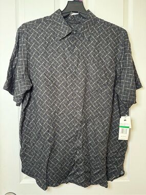 Axist Men's Short-Sleeve Button-Down Shirt in Charcoal with Light Grid
